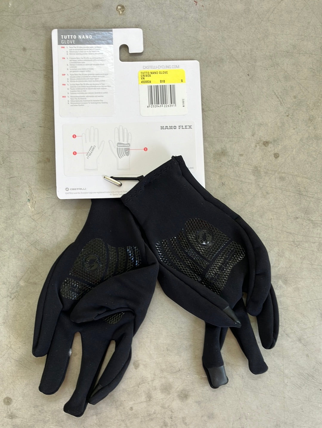 Tutto Nano Winter Gloves | Castelli | Ineos Grenadiers Pro-Issued Cycling Kit