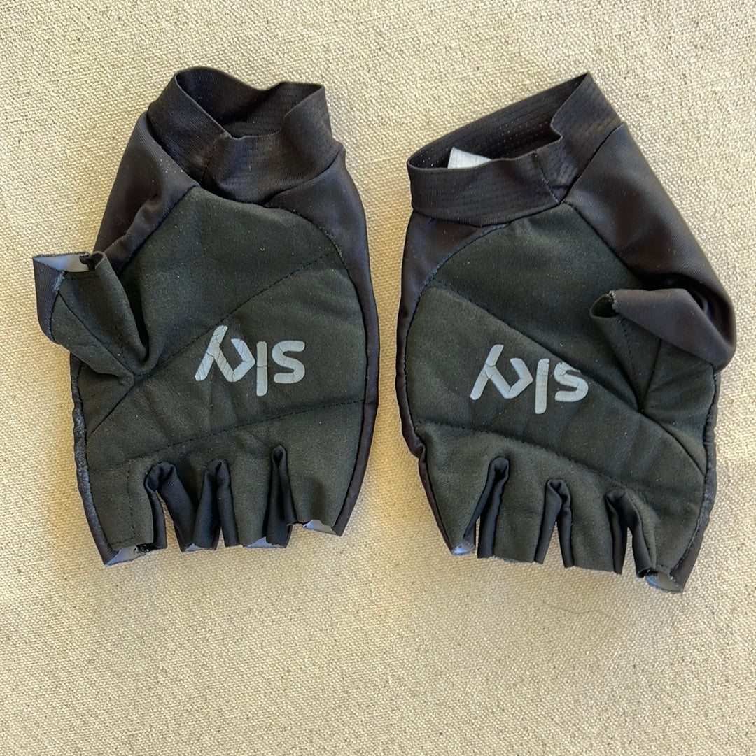 Padded Cycling Gloves | Rapha | Team Sky | Pro Cycling Kit