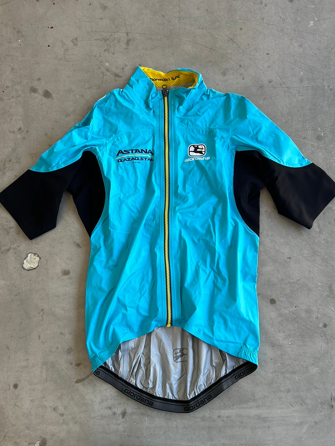 'Monsoon Lyte' Rain Jacket Short Sleeve | Giordana | Astana Qazaqstan | Pro-Issued Cycling Kit