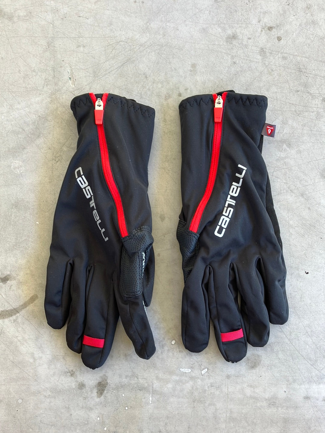 Soudal / Deceuninck Quick-Step | Castelli Rosso Corsa Deep Winter Gloves | Black | Pro-Issued Team Kit