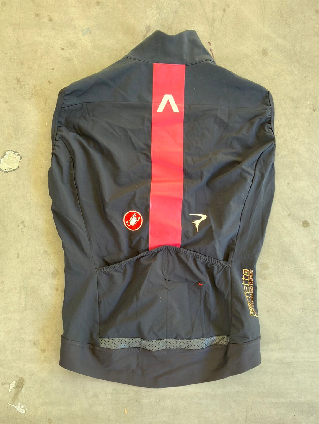 Perfetto Waterproof Vest / Gilet | Castelli | Ineos Grenadiers | Pro-Issued Cycling Kit