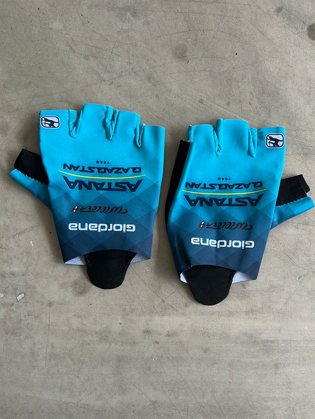 Padded Cycling Gloves | Giordana | Astana | Pro Team Cycling Kit