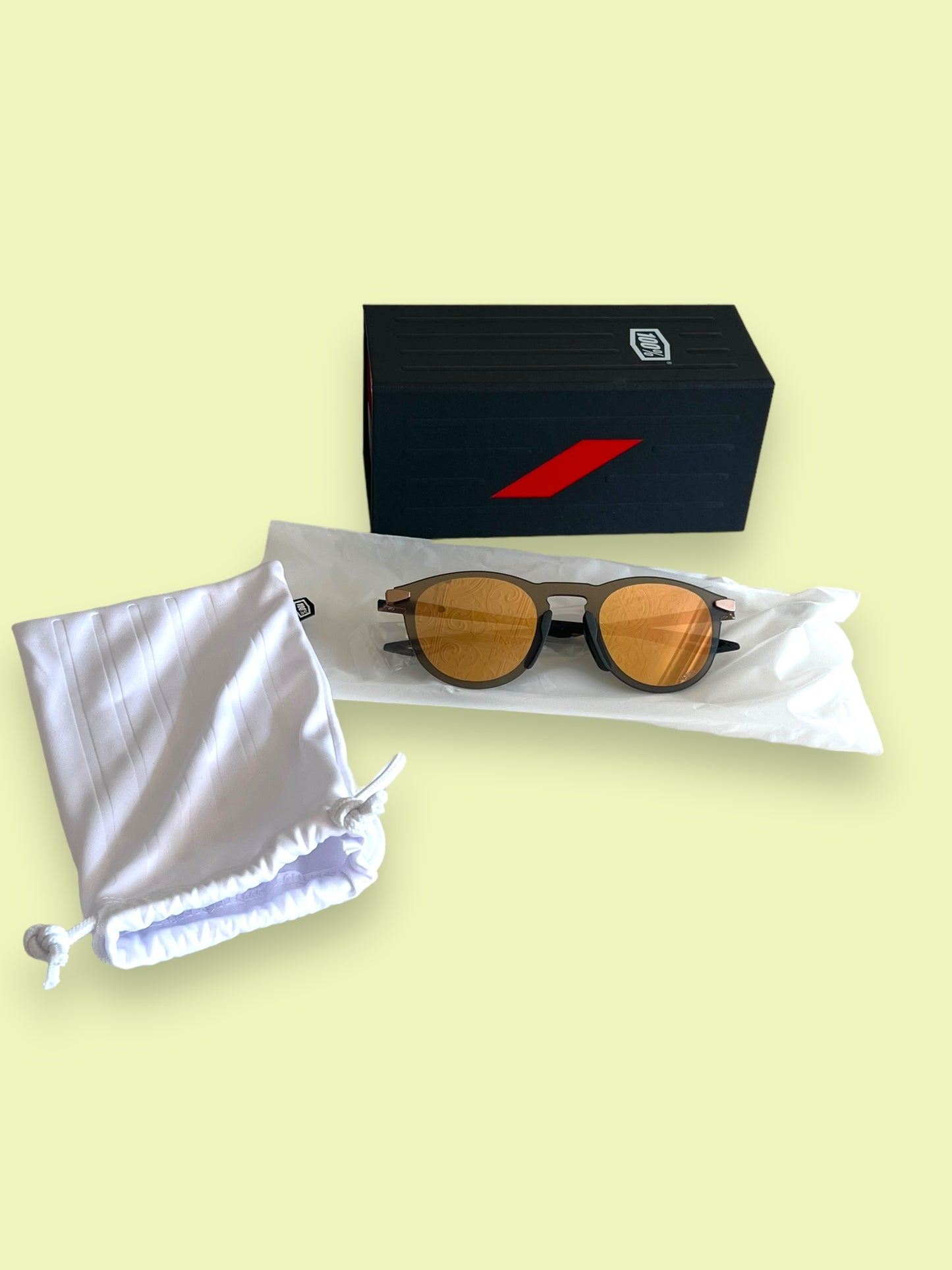 Casual Sunglasses 100% Legere Round | Total Energies | Pro Cycling Kit