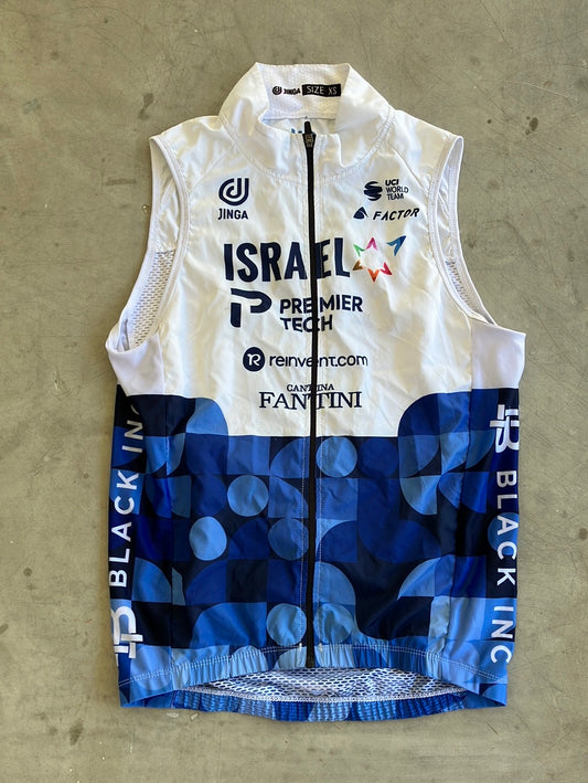 Gilet Vest Cycling Wind Protection | Jinga | White | Israel Premier Tech IPT | Pro Cycling Kit