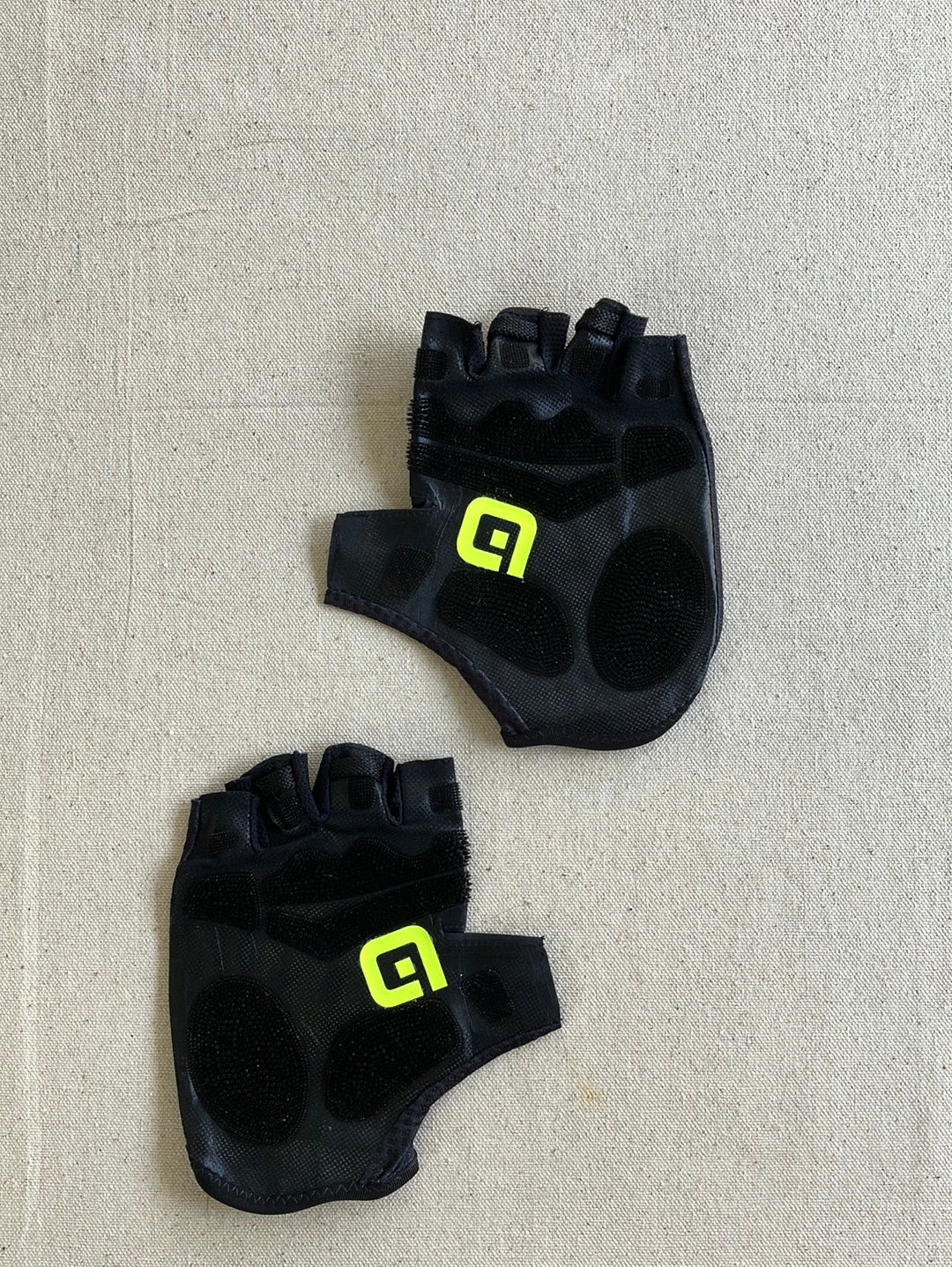 Summer Cycling Gloves | Ale | Team Bahrain Victorious | Pro Cycling Kit