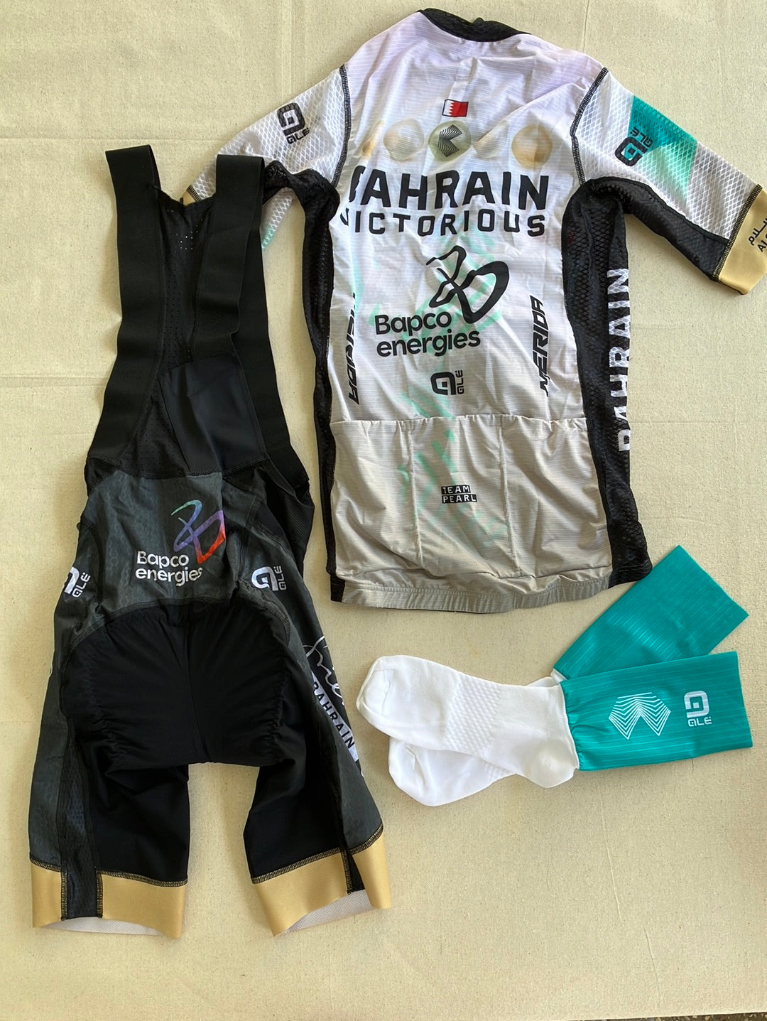 Cycling Clothing Bundle - Short Sleeve Jersey, Bib Shorts & Aero Socks - Tour De France 2023 Design | Ale | Team Bahrain Victorious | Pro Cycling Kit