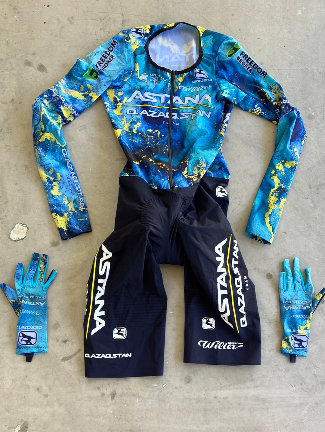 Long Sleeve TT Suit & Aero Gloves Bundle - Tour De France Limited Edition | Giordana |  Astana | Pro Cycling Kit