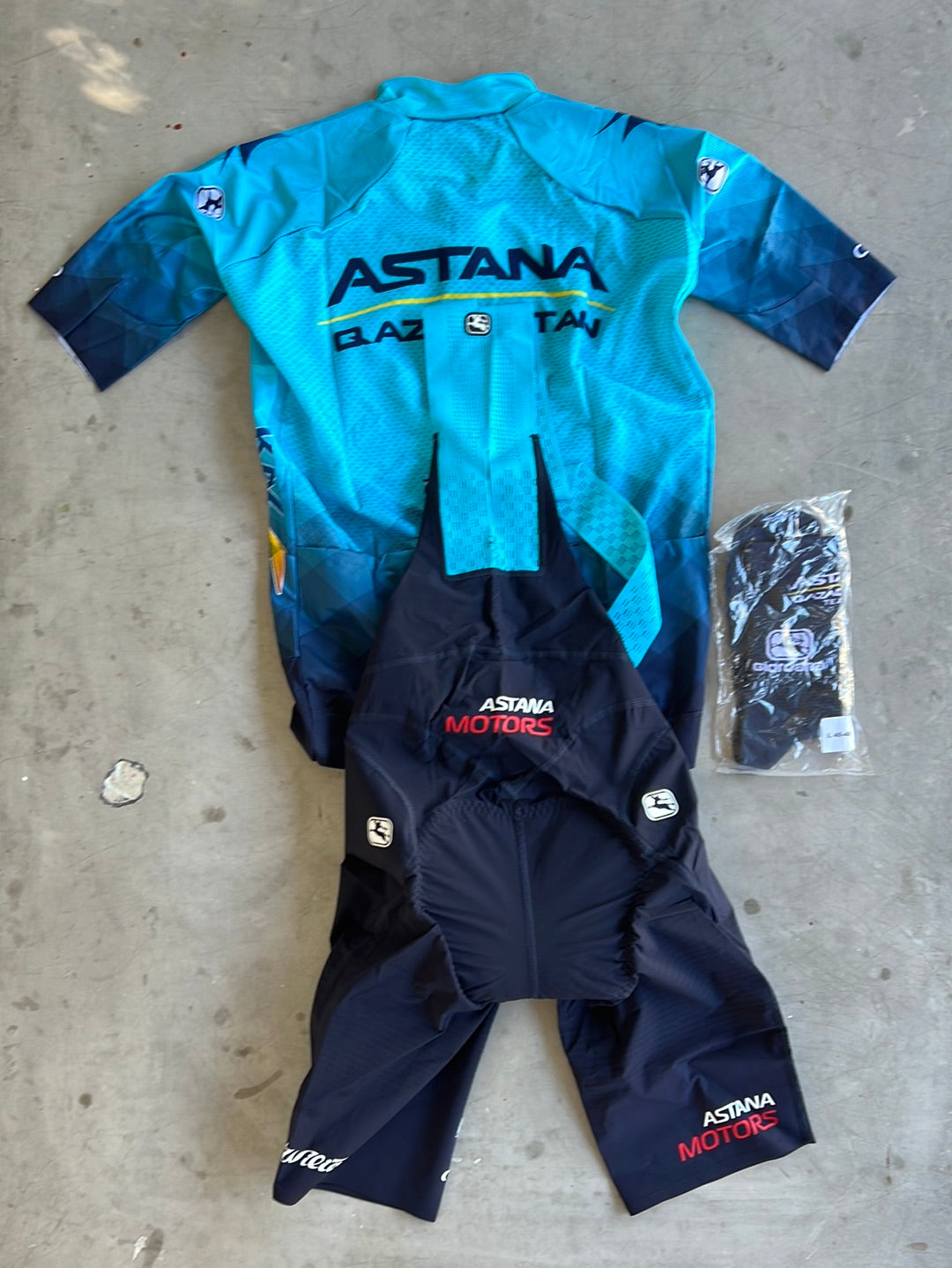 FR-C Aero Jersey, NX-G Bib Shorts & Race Socks Bundle | Giordana | Astana Qazaqstan | Pro-Issued Cycling Kit