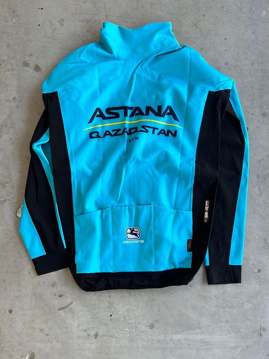 'AV Versa' Jacket Long Sleeve Gabba | Giordana | Astana Qazaqstan | Pro-Issued Cycling Kit