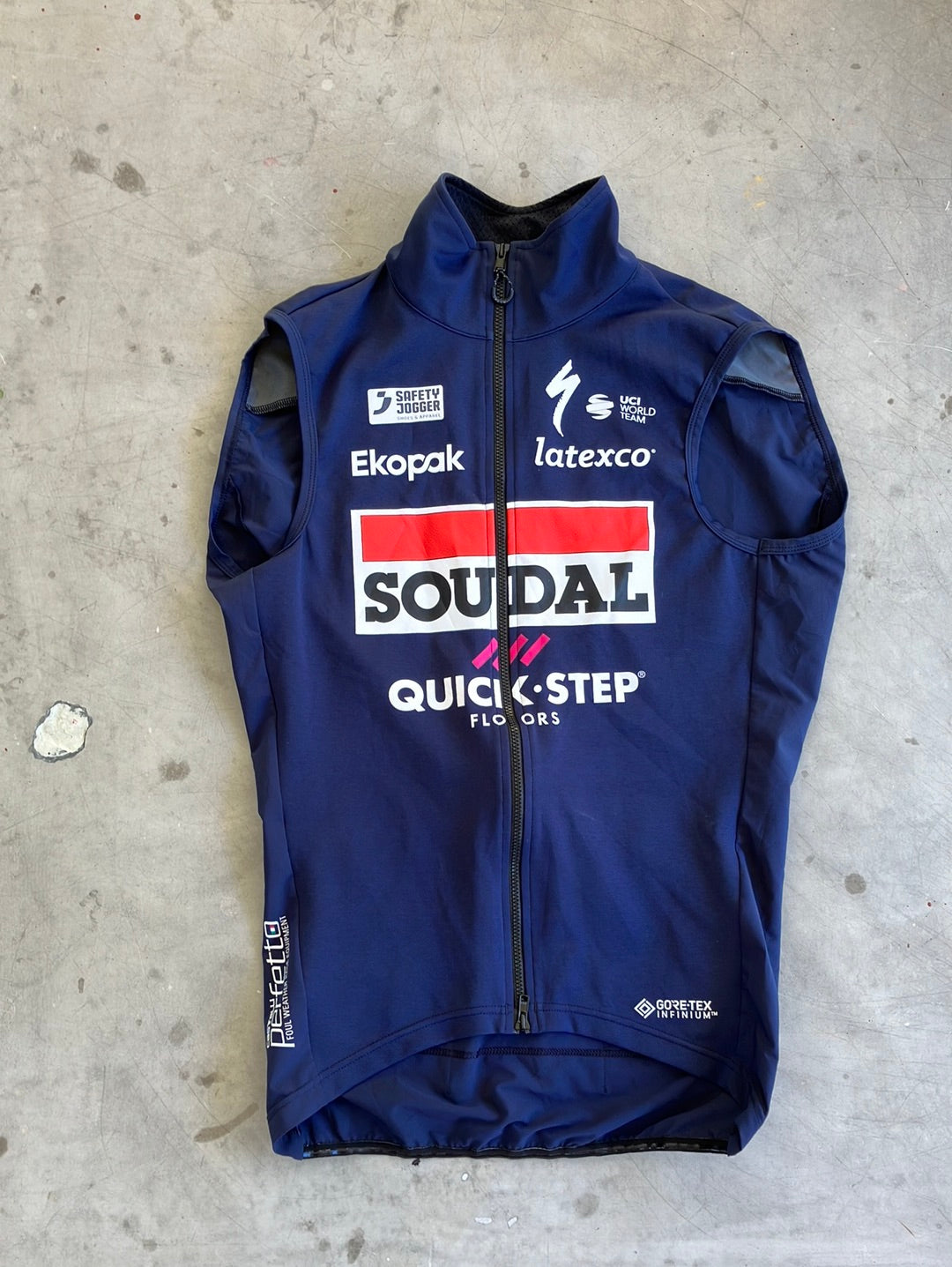 Perfetto Vest / Gilet Waterproof Windproof | Castelli | Soudal Quick-Step | Pro Team Cycling Kit