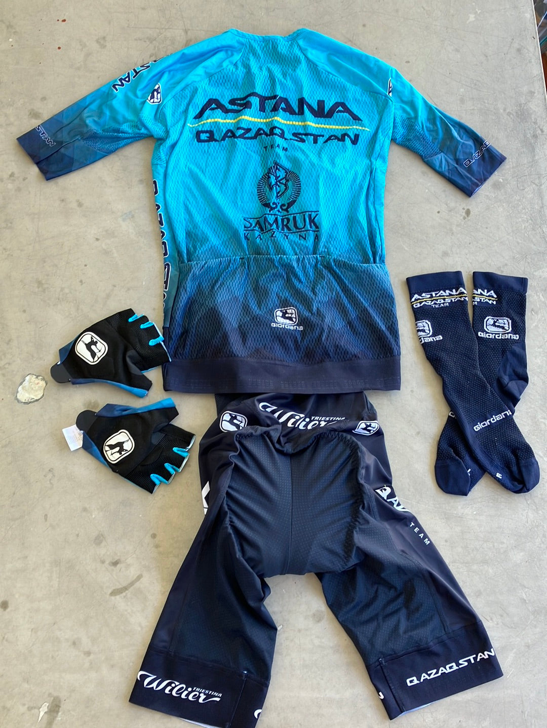 Summer Jersey, Bib Shorts, Gloves & Socks Bundle | Giordana |  Astana | Pro Cycling Kit