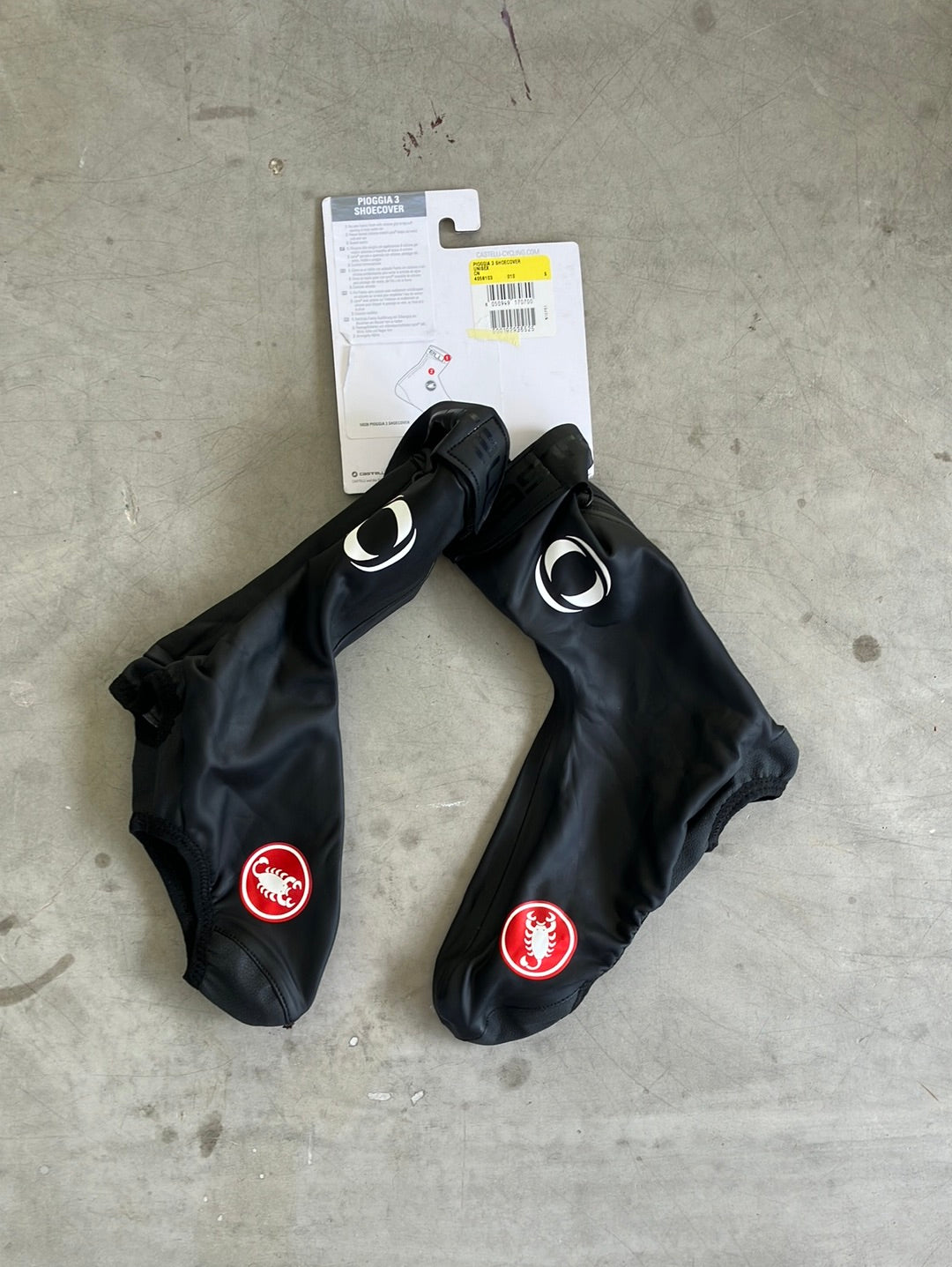 Pioggia 3 Rain Shoe Covers | Castelli | Ineos Grenadiers | Pro-Issued Cycling Kit