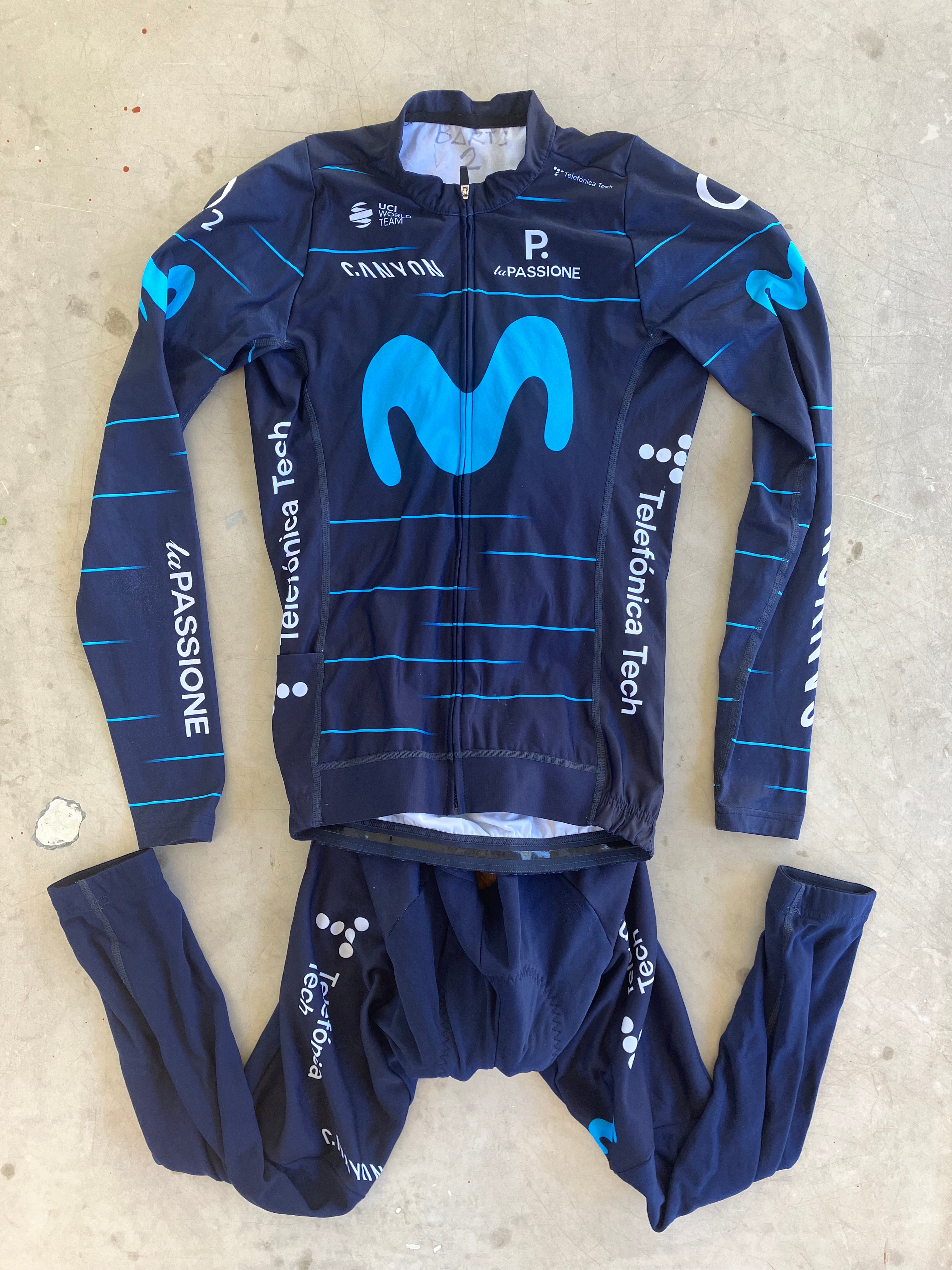 Movistar discount cycling kit