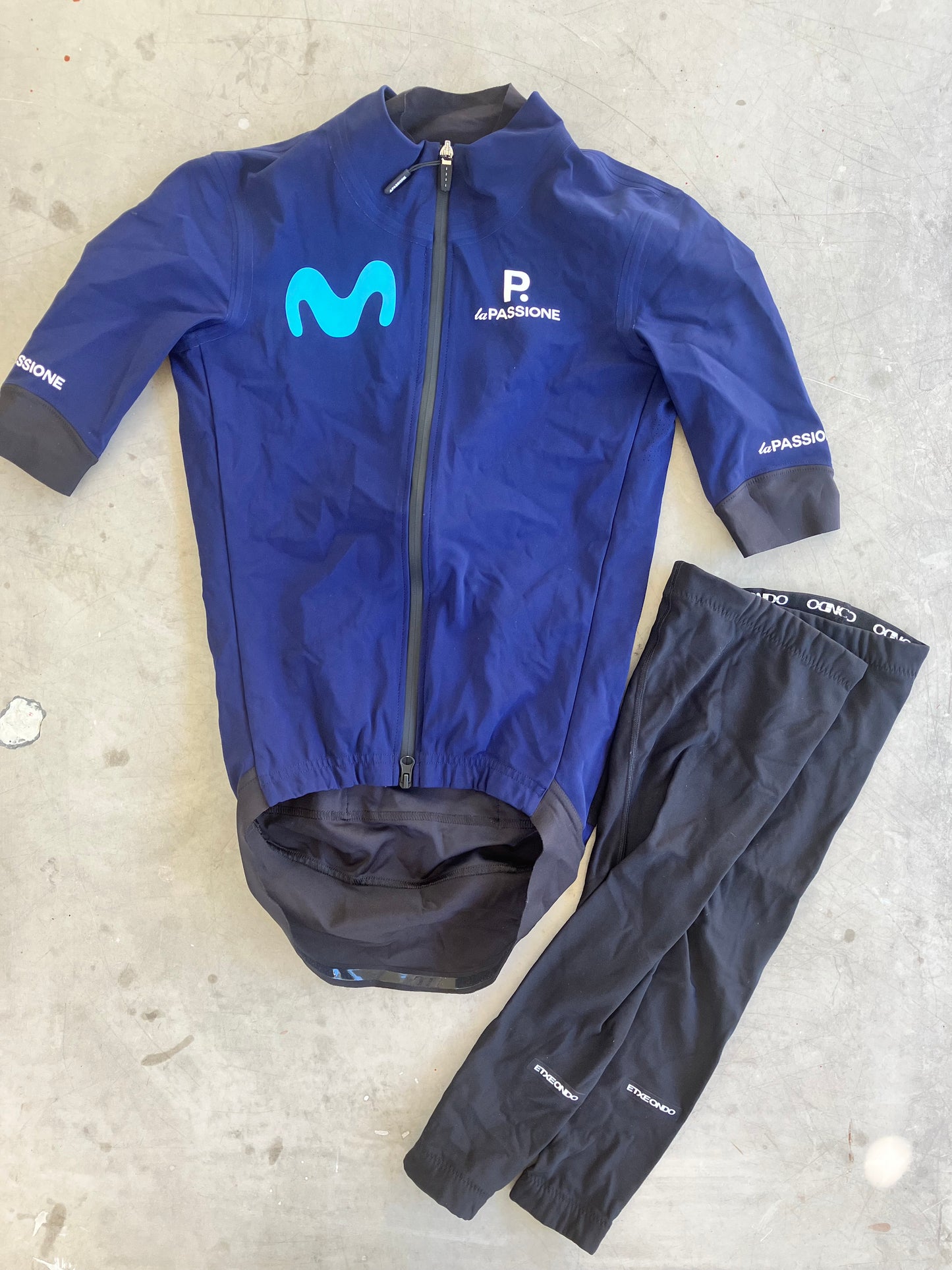 Movistar | La Passione - Short Sleeve Gabba Jacket, with Free Leg Warmers | XS | Rider-Issued Pro Team Kit