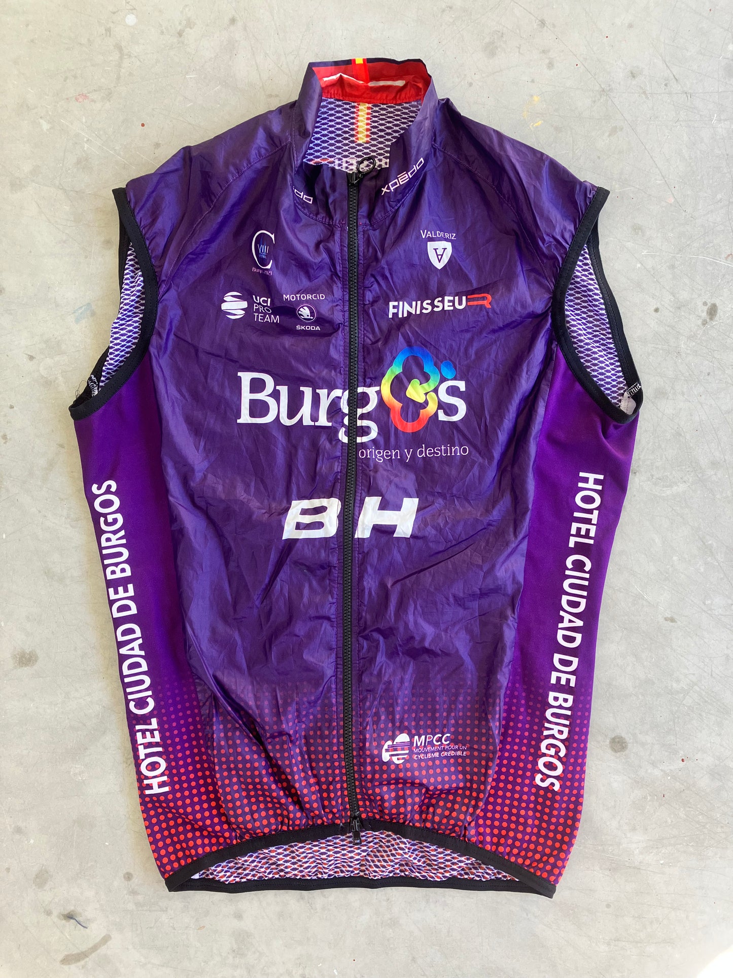 Burgos | Finisseur Light Wind Vest / Gilet | Purple | S | Rider-Issued Pro Team Kit