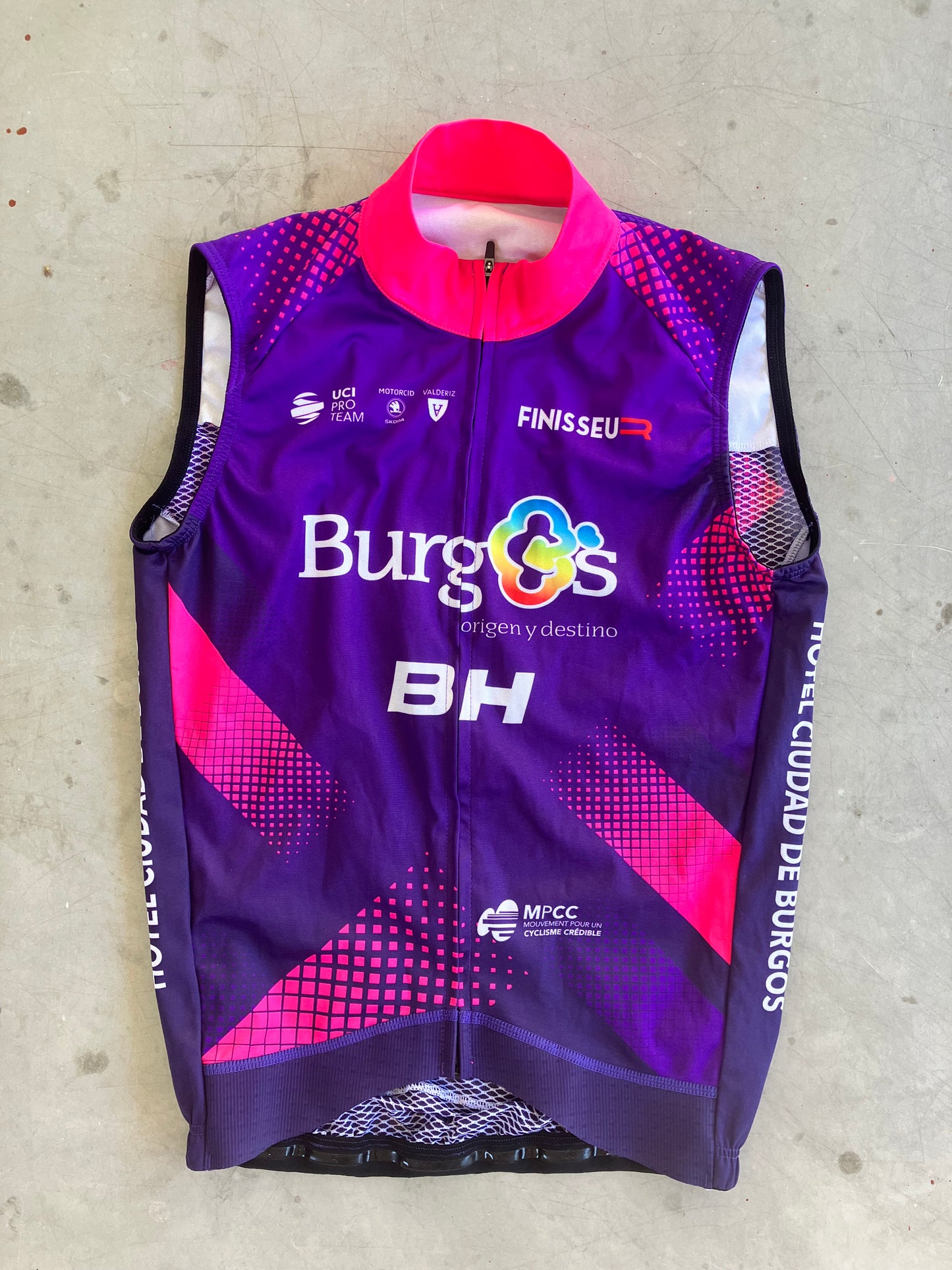 Burgos | Finisseur Wind Vest / Gilet | Purple | S | Rider-Issued Pro Team Kit