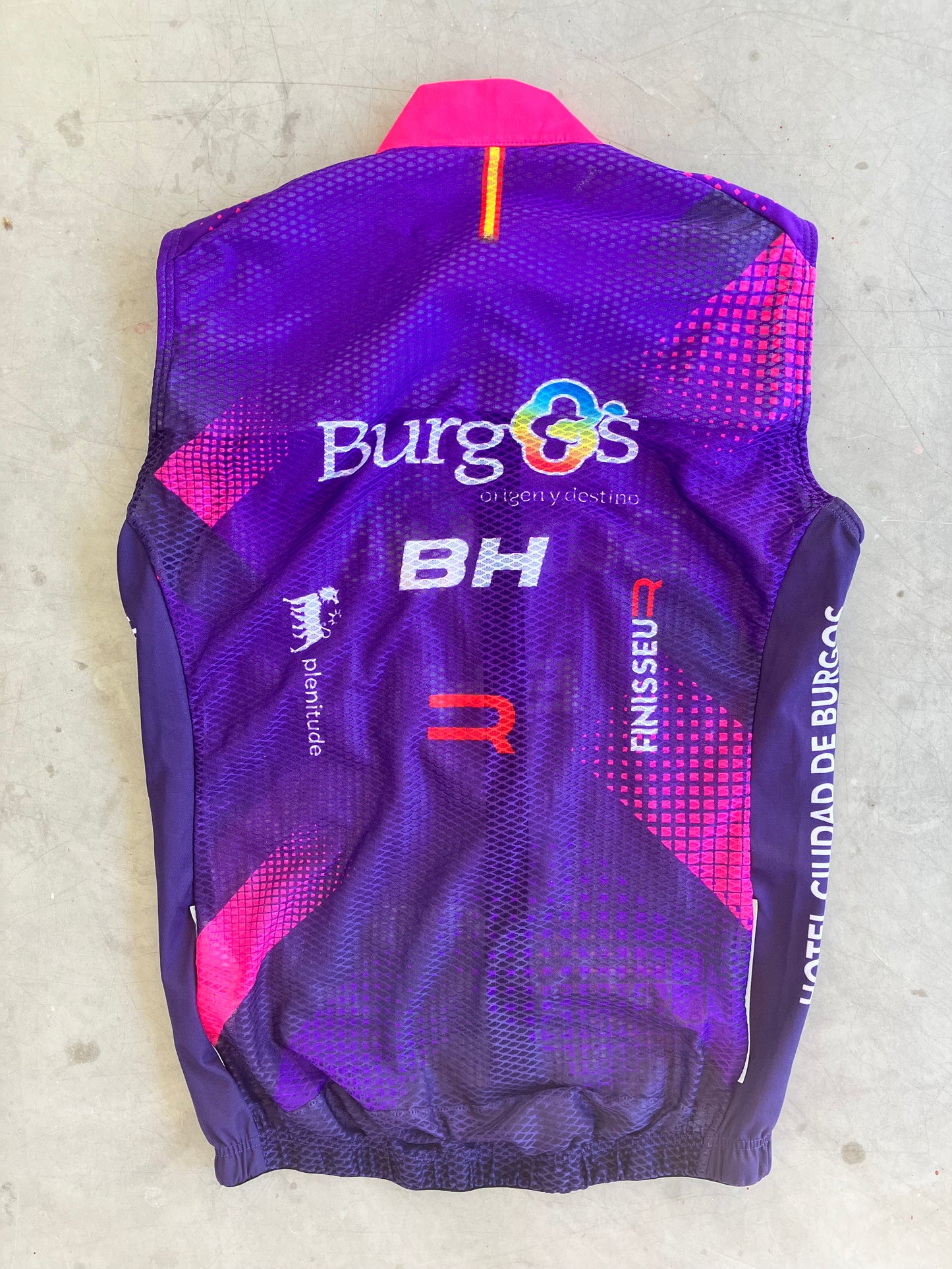 Burgos | Finisseur Wind Vest / Gilet | Purple | S | Rider-Issued Pro Team Kit