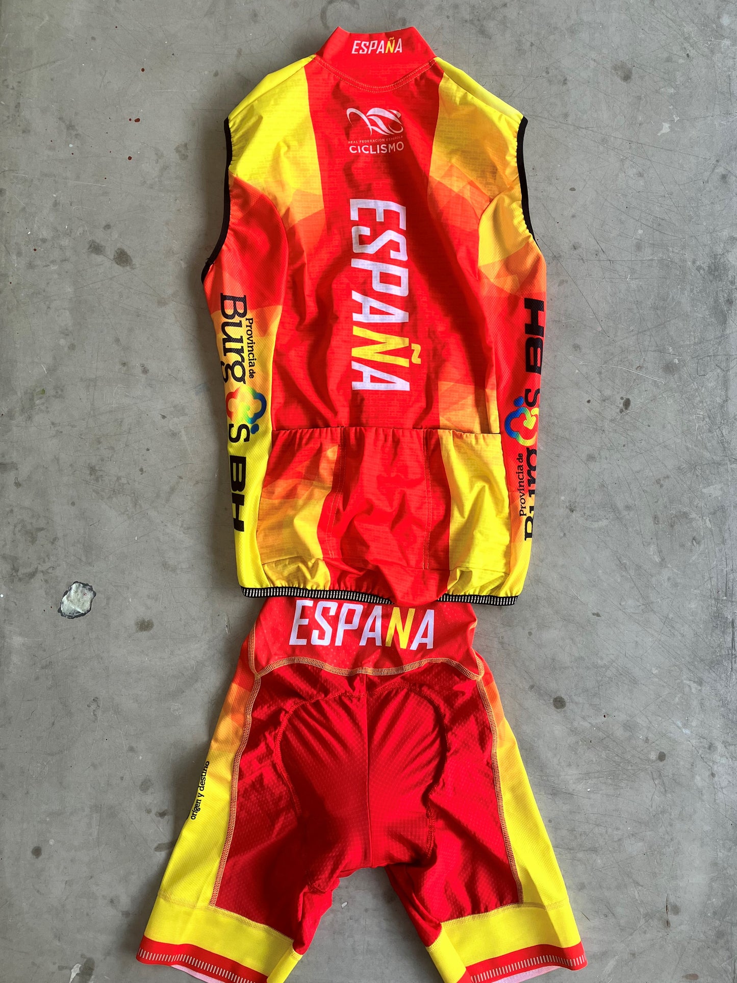 Spain National Team | Inverse Bundle - Gilet/Vest and Bibs | S | Rider-Issued Pro Team Kit