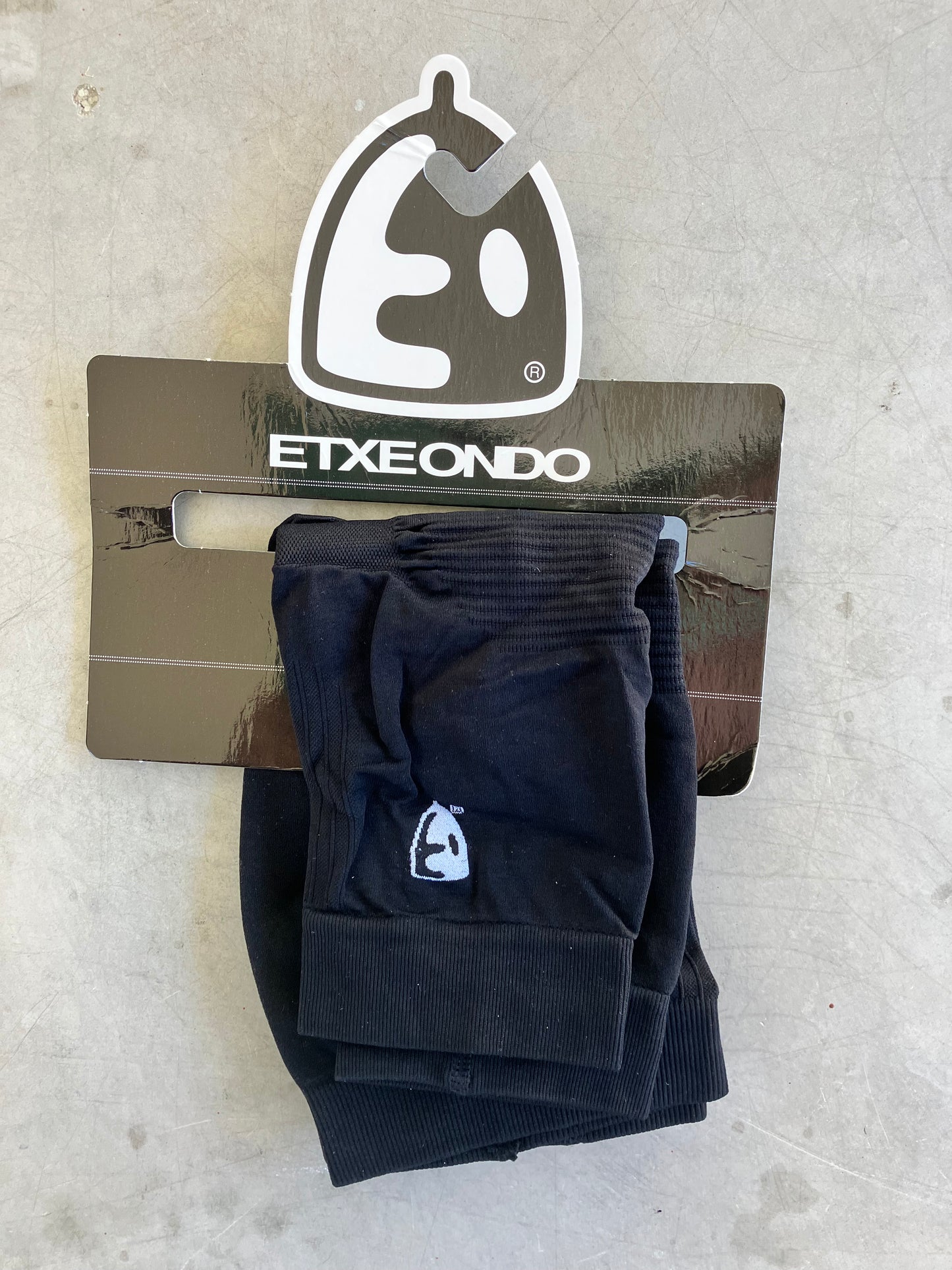 Movistar | Etxeondo Stretchy Leg Warmers | Black | Rider-Issued Pro Team Kit