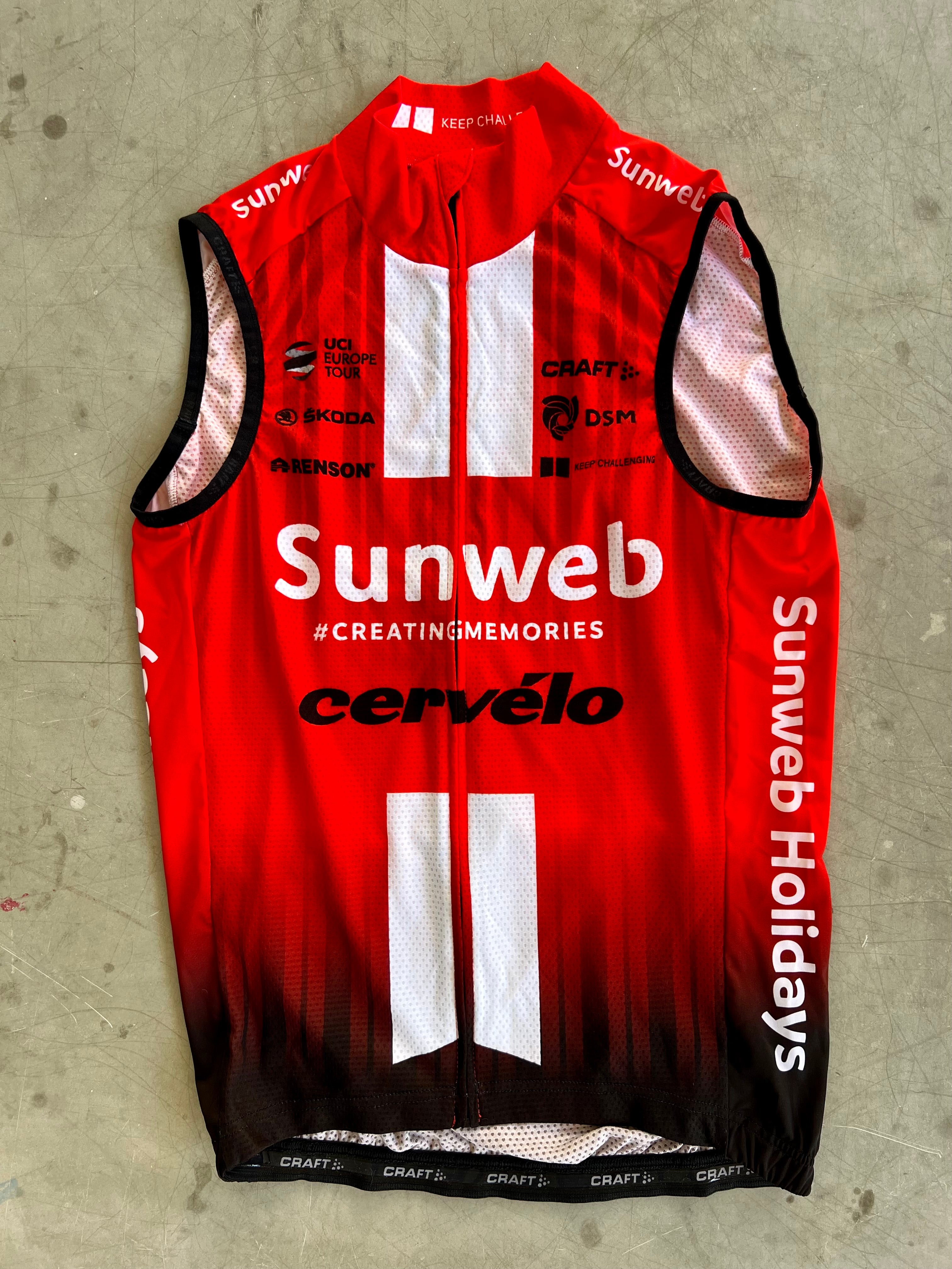 Sunweb 2020 | Craft Red & Black Lightweight Wind Vest | Size S | Rider ...